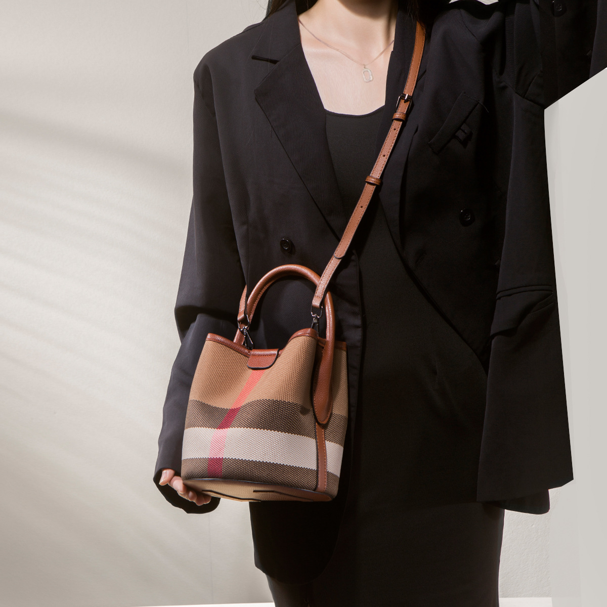 Borsa Fasciatoio Minimalista d - Leather Work Womens Backpack recensione e prezzo